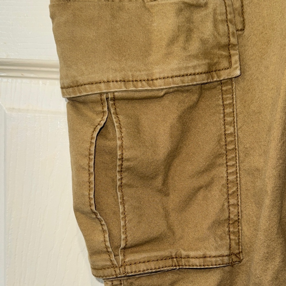 Old Navy Lived-In Straight Cargo Pants 32x30 Brown Built-In Flex
Khaki Brown - Picture 4 of 7